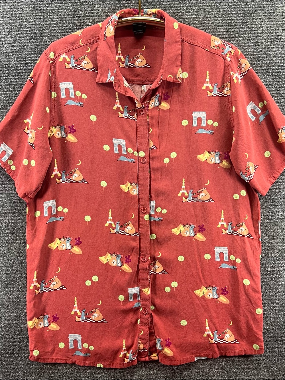 Disney‎ Pixar Shirt Mens L Ratatouille Remy Short Sleeve Button Down Disneyworld